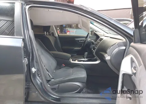 2015 Nissan Altima 2.5 z USA, uszkodzony, nr VIN 1N4AL3AP9FC106307